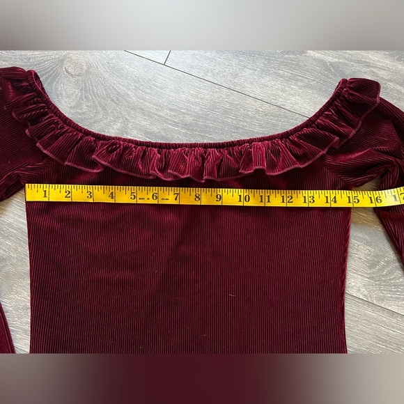 REVOLVE ABOUT US Danielle Red Velvet Off Shoulder Ribbed Bodycon Mini Dress M - Picture 12 of 14